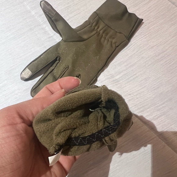 Winter tech gloves - Picture 3 of 3